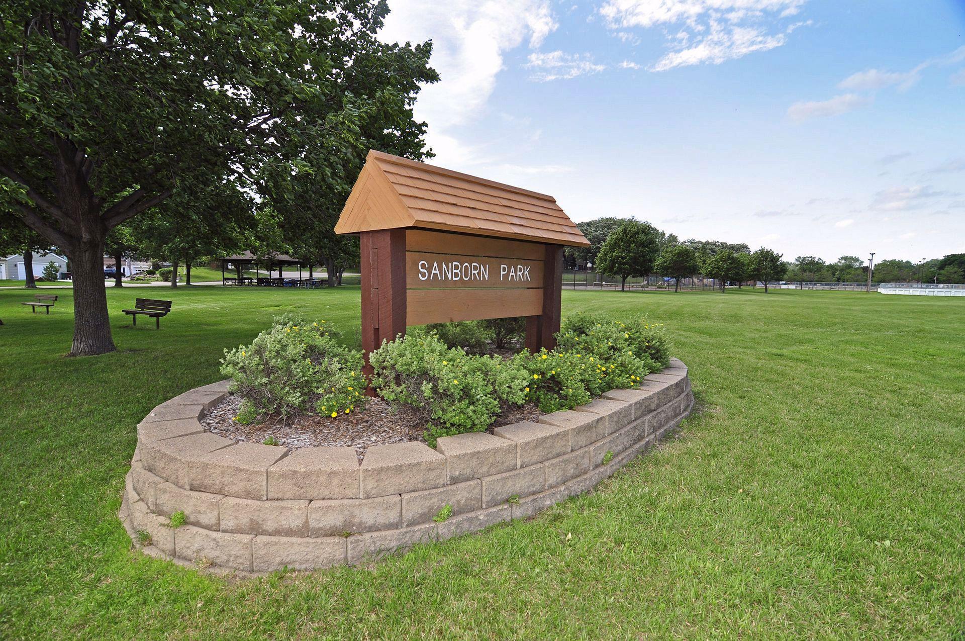 3951 Thomas Avenue N