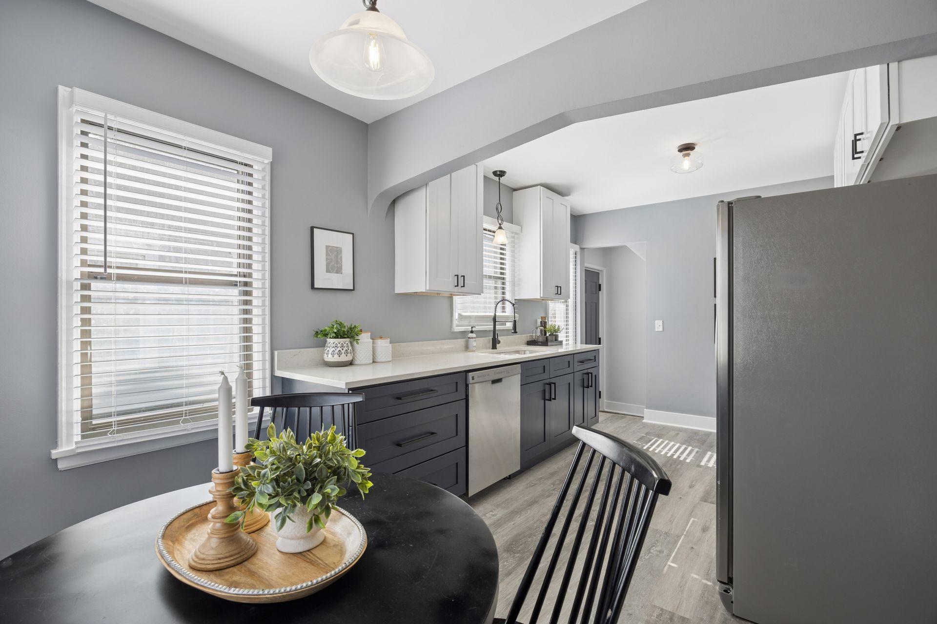 3951 Thomas Avenue N