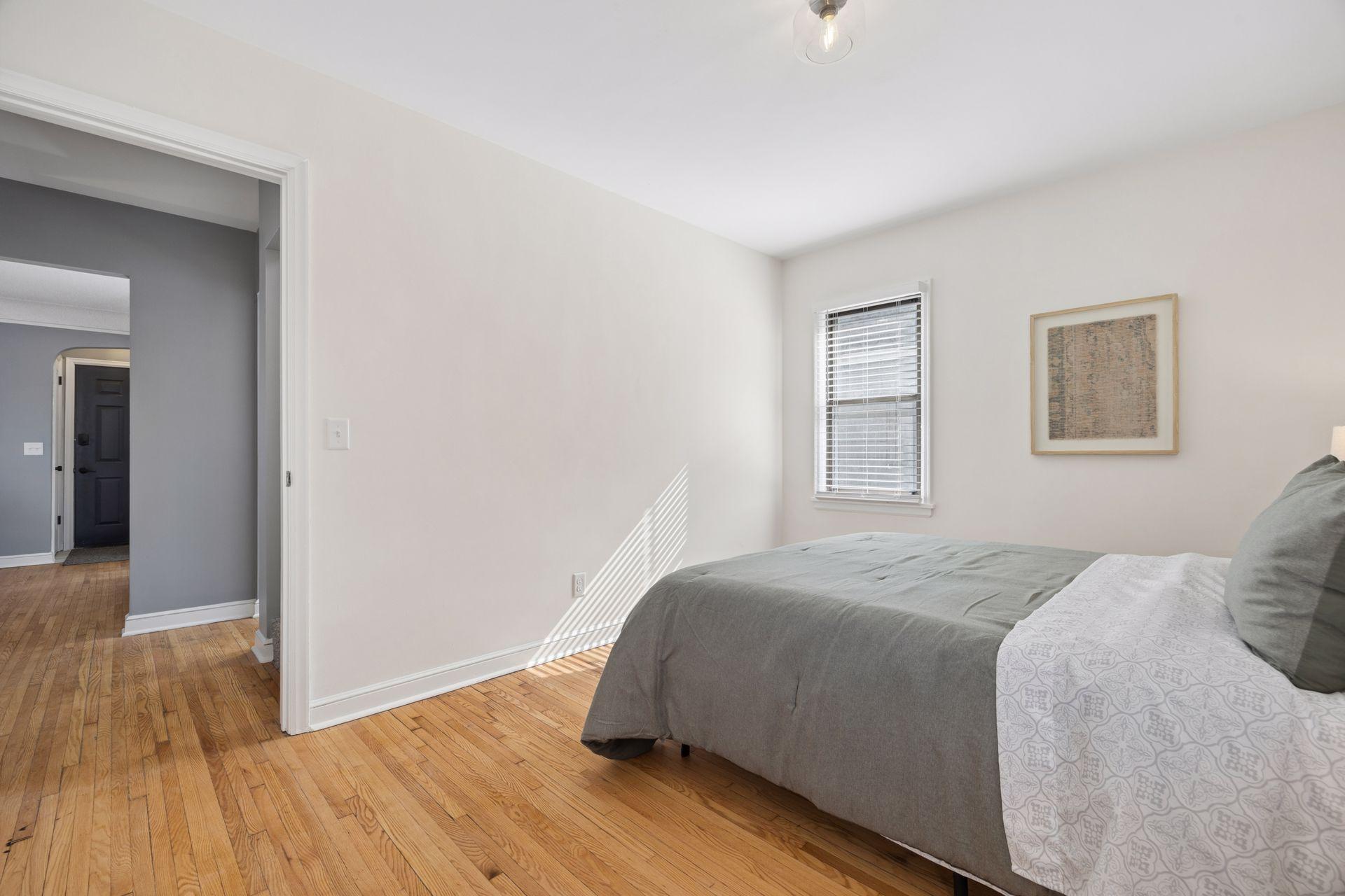 3951 Thomas Avenue N