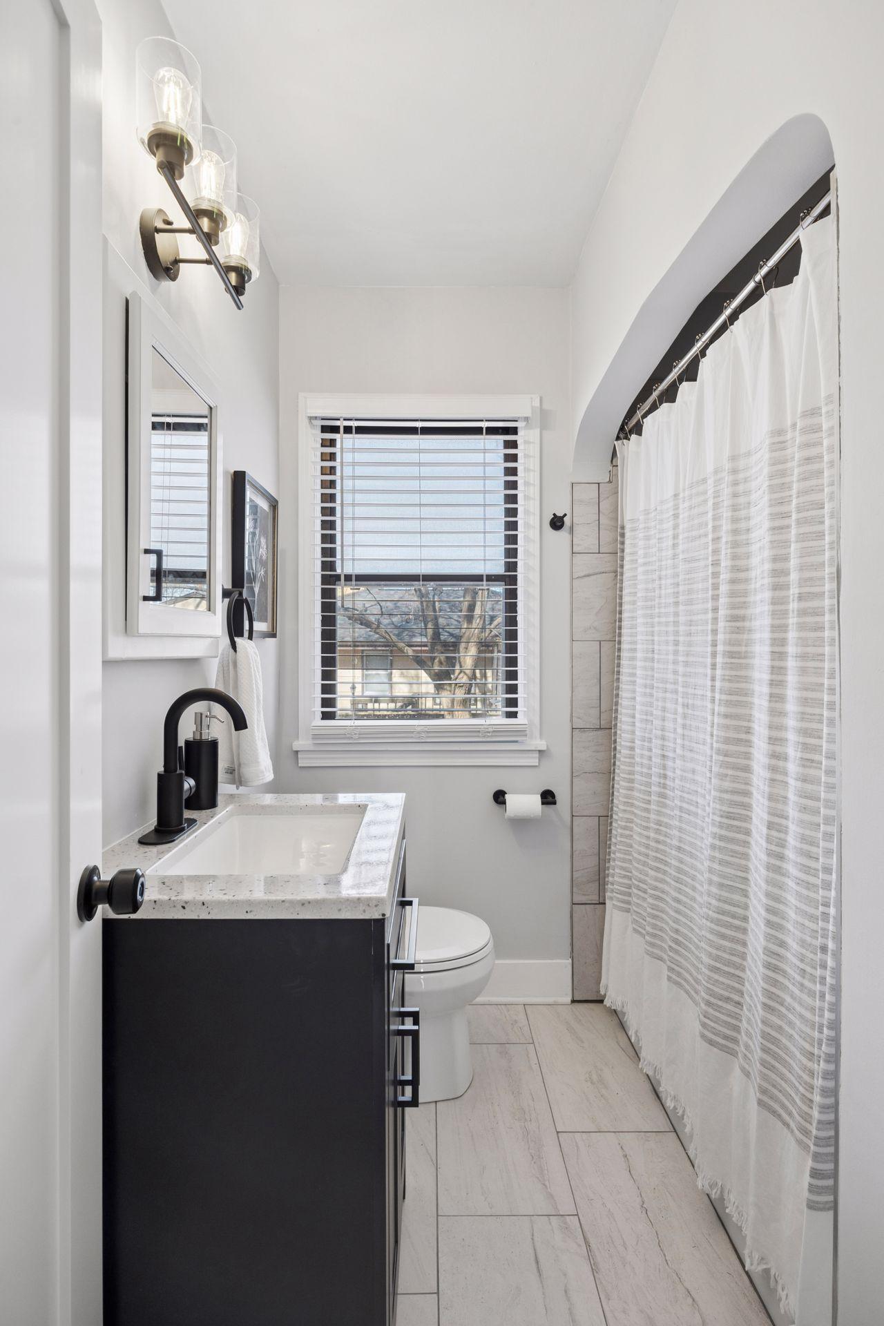 3951 Thomas Avenue N