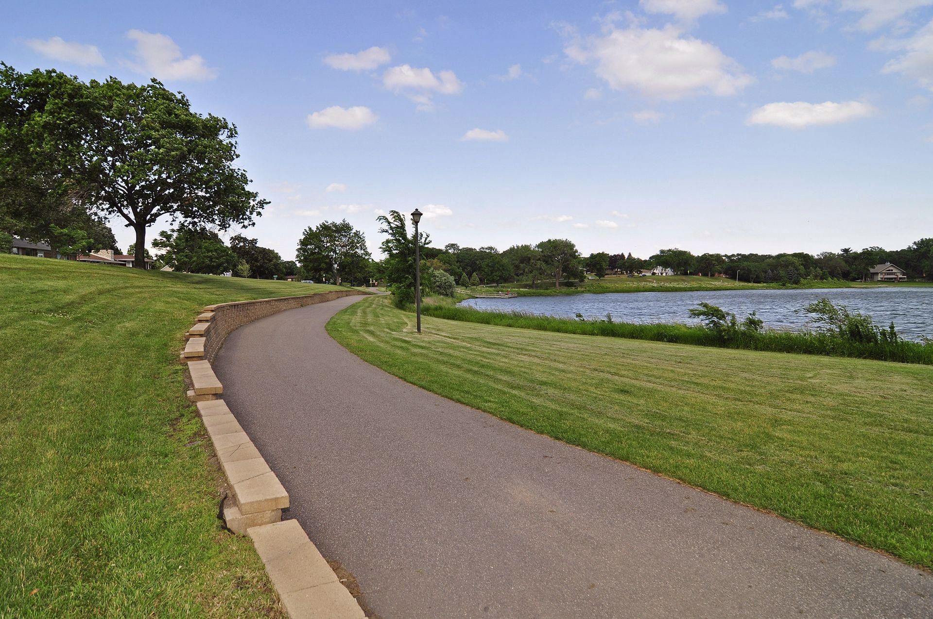 3951 Thomas Avenue N