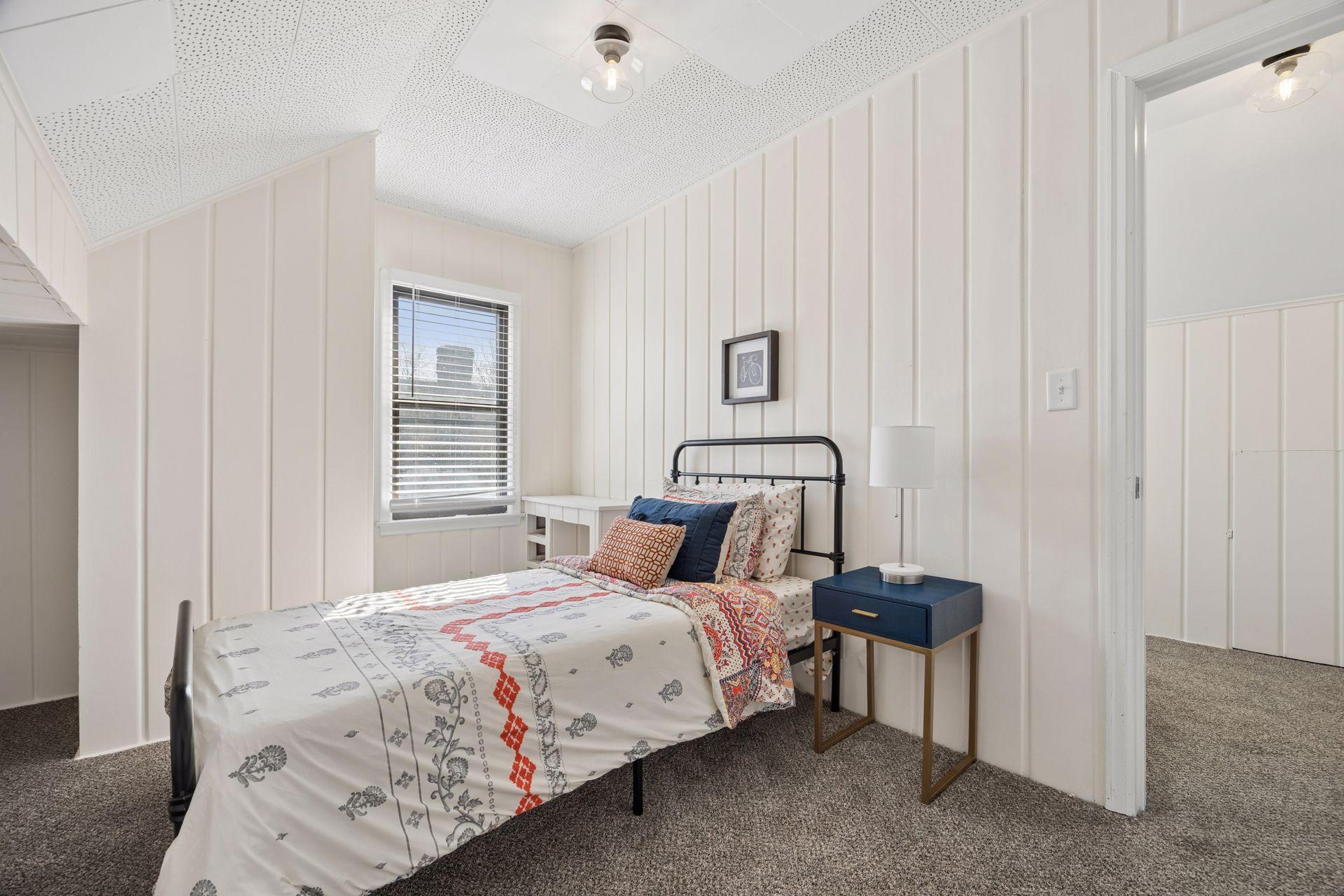 3951 Thomas Avenue N