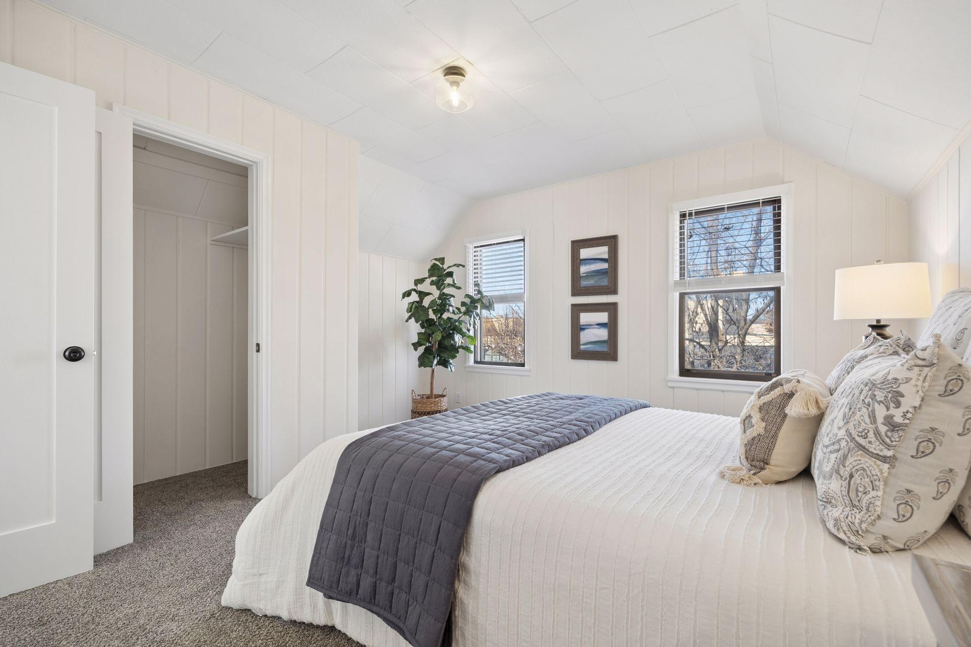 3951 Thomas Avenue N