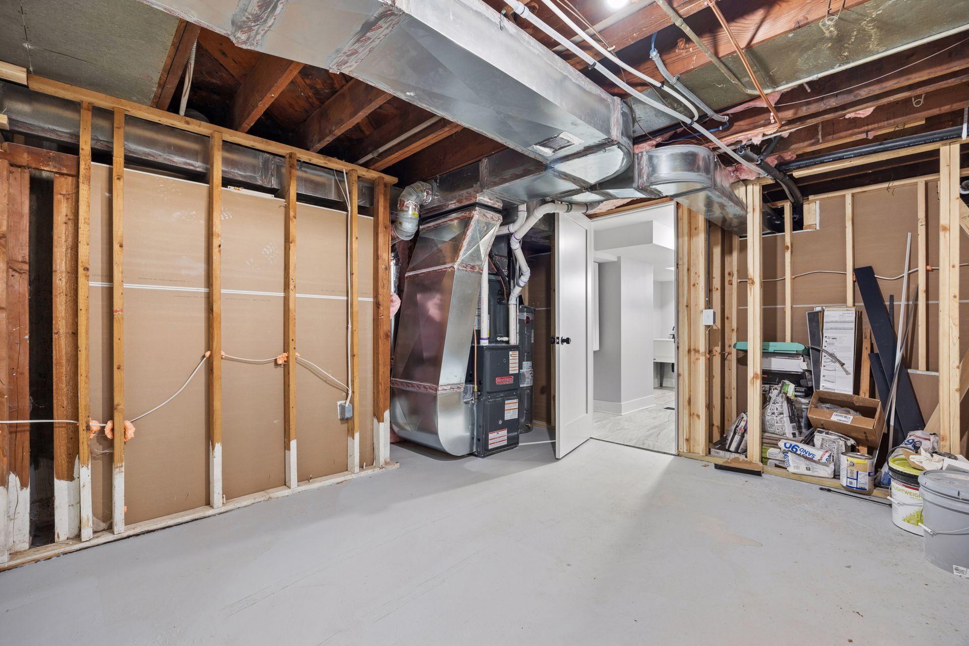 3951 Thomas Avenue N