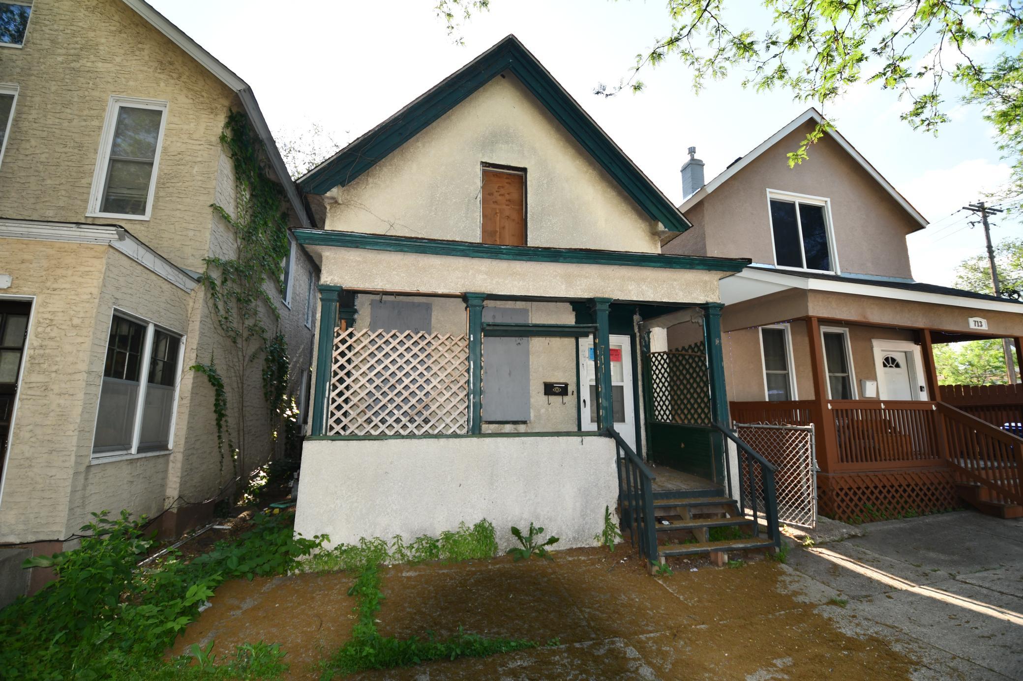 711 Bedford Street