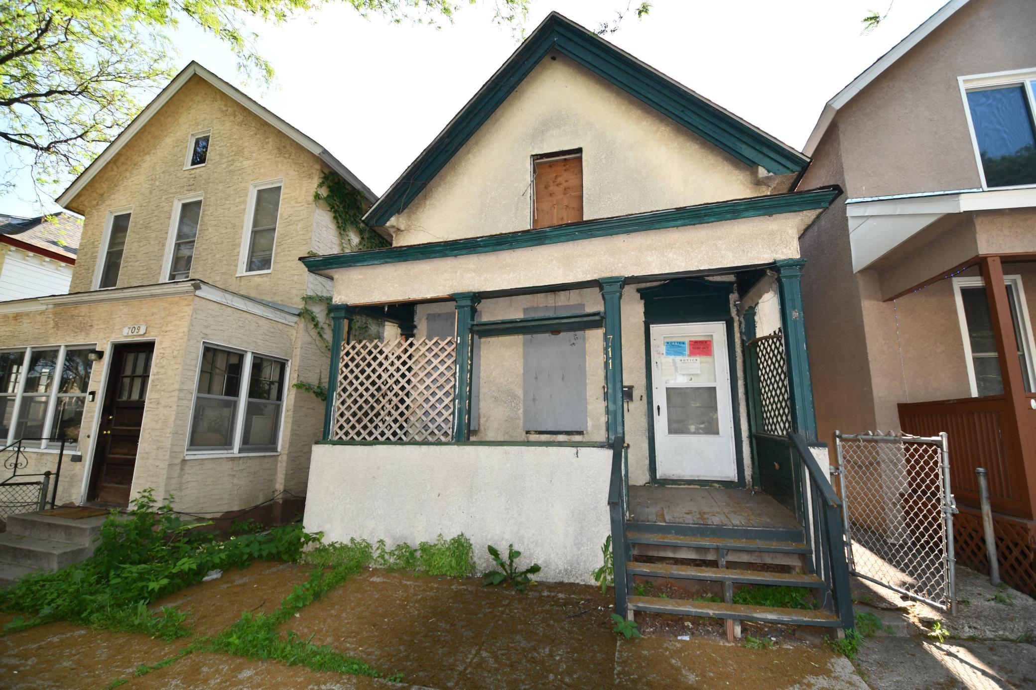 711 Bedford Street