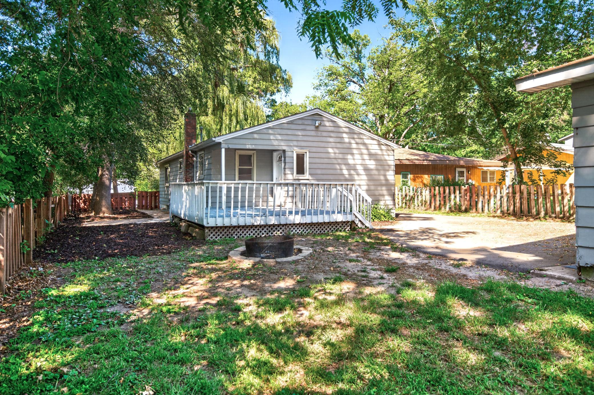 520 10th Avenue SE