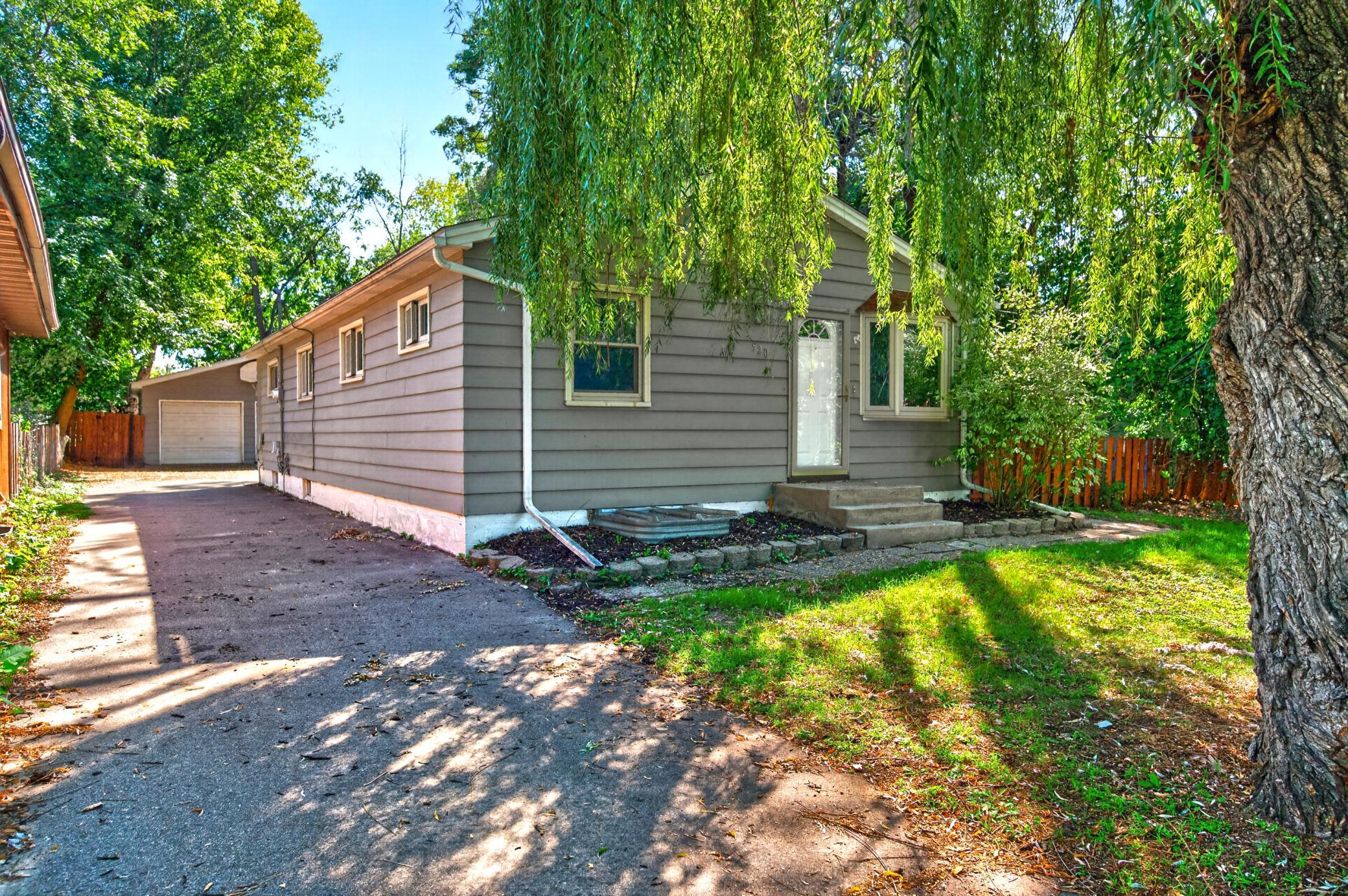 520 10th Avenue SE