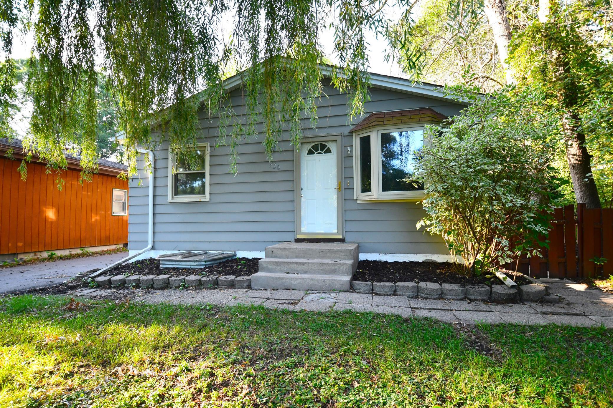 520 10th Avenue SE