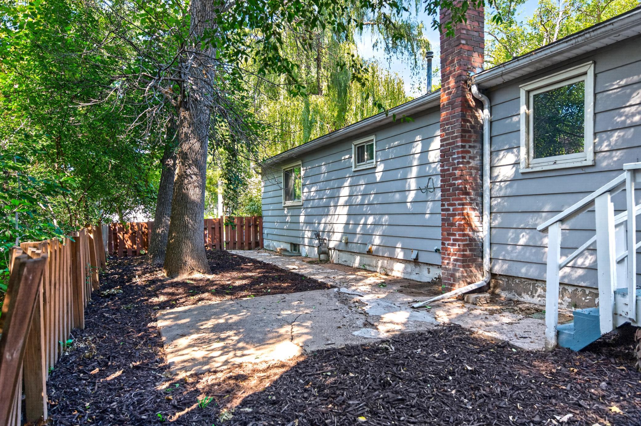 520 10th Avenue SE