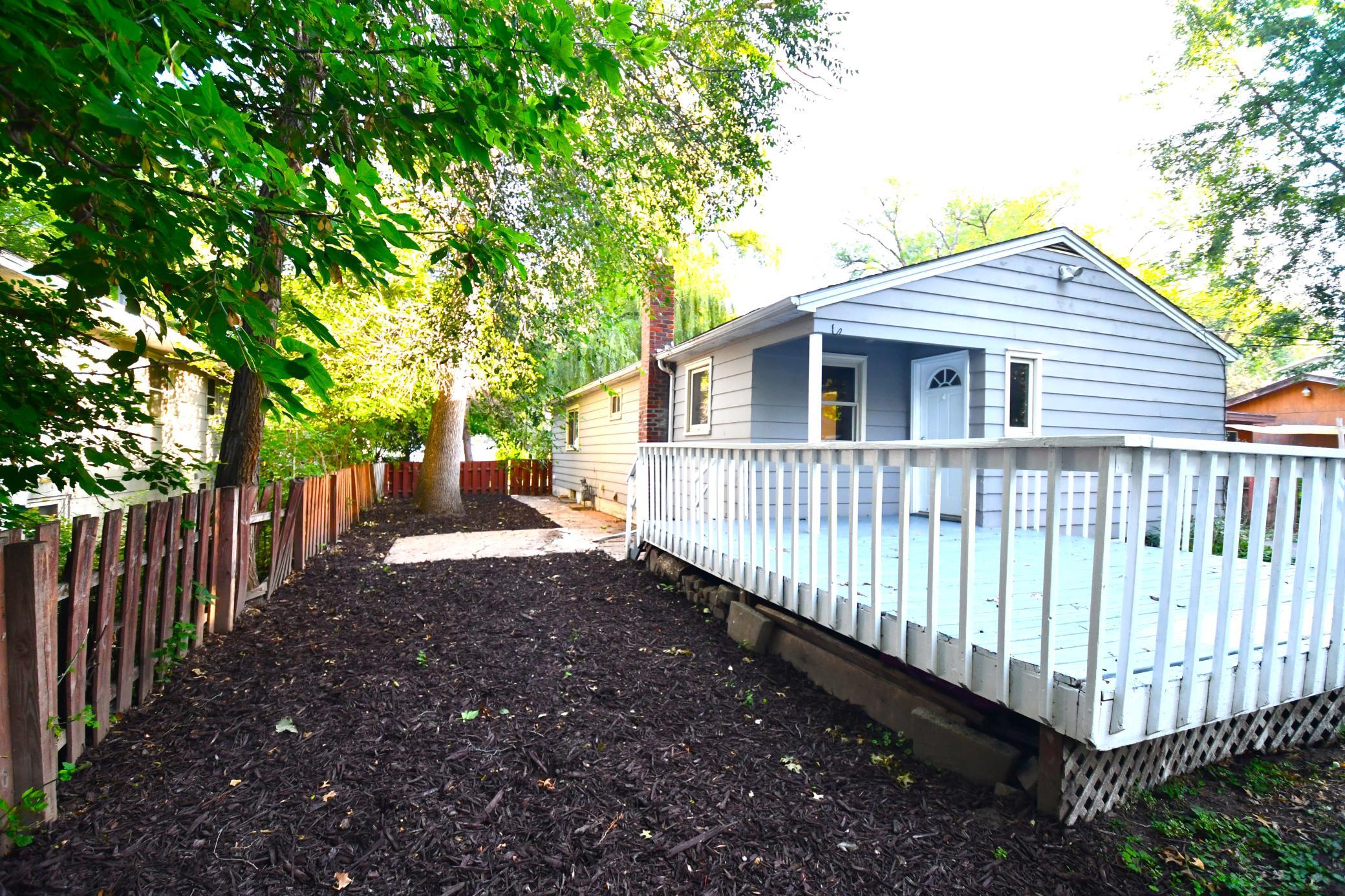 520 10th Avenue SE