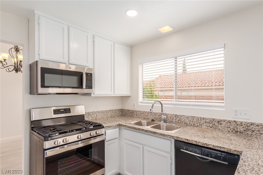 7739 Kalmalii Avenue