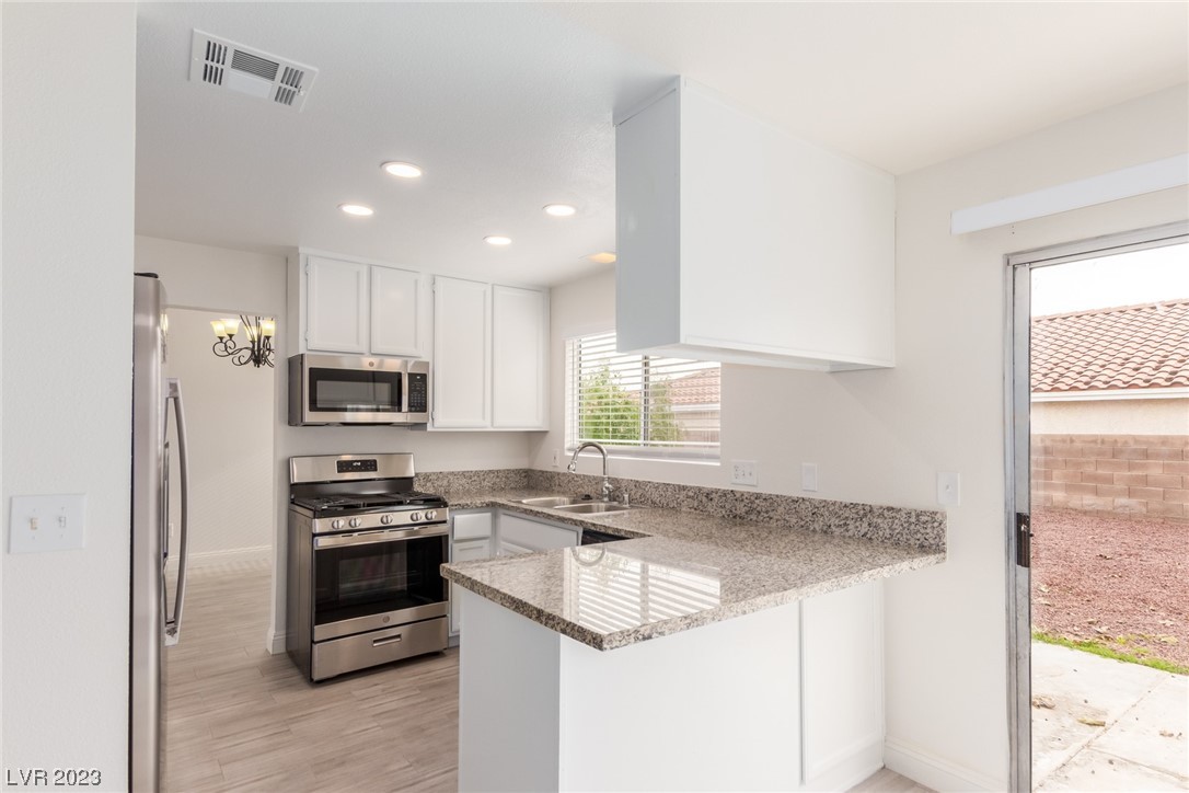 7739 Kalmalii Avenue