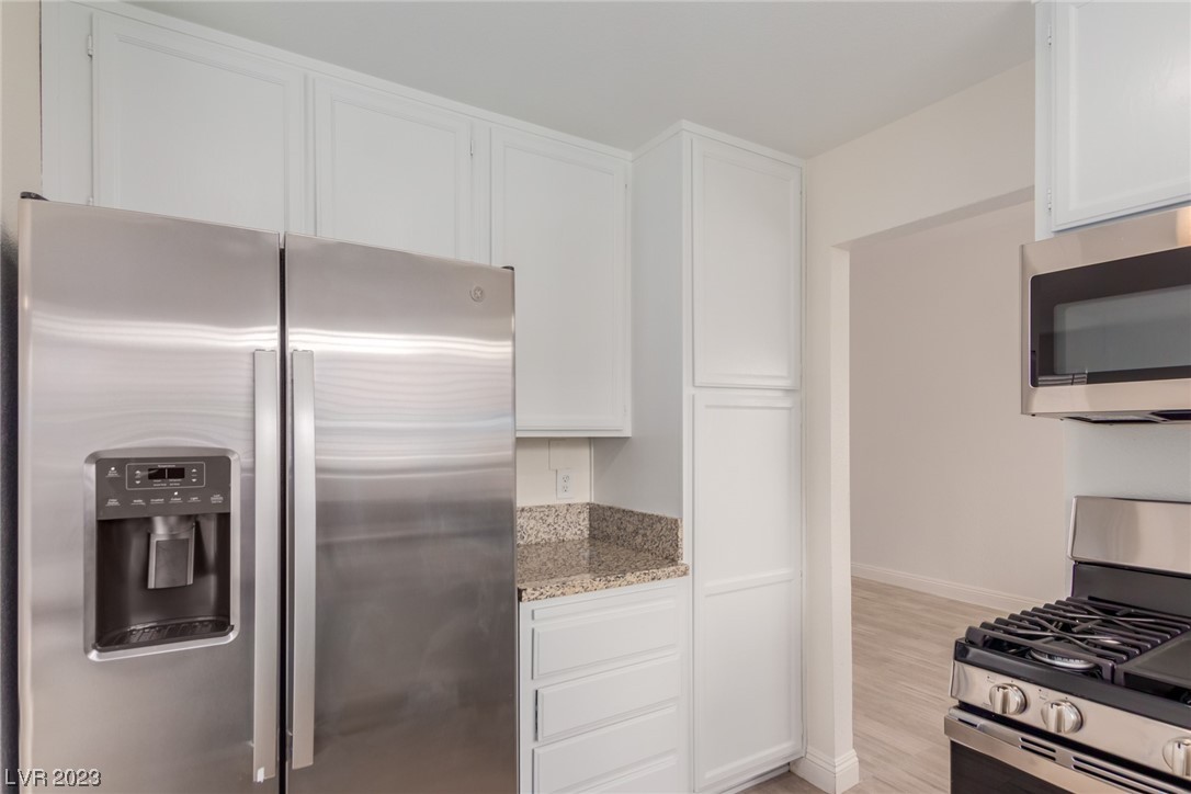 7739 Kalmalii Avenue