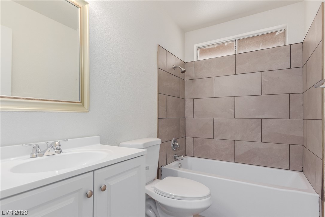 7739 Kalmalii Avenue