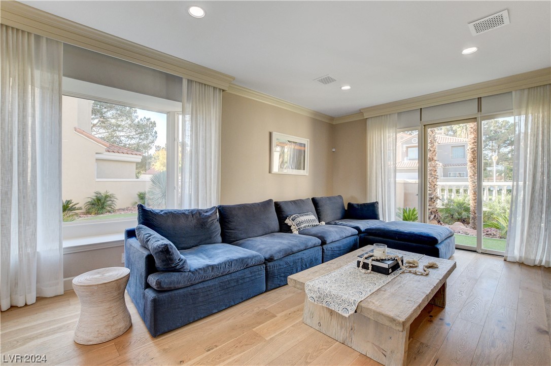 8225 Horseshoe Bend Lane