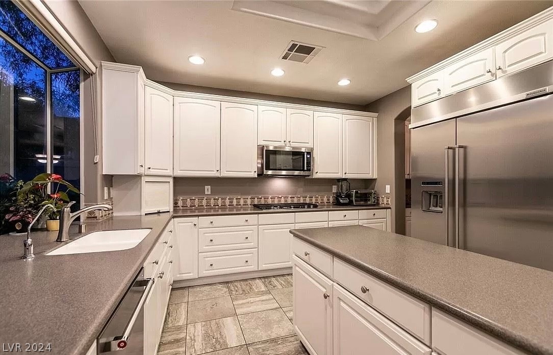 800 Aquitaine Court