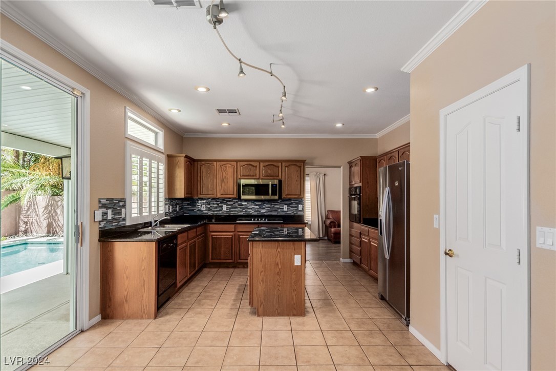 8337 Belmont Valley Street