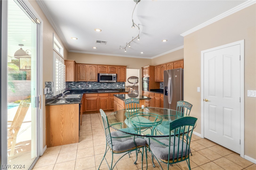 8337 Belmont Valley Street