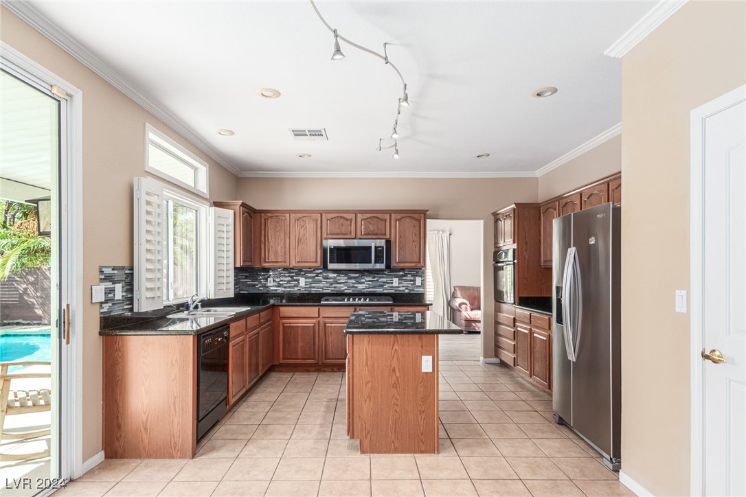 8337 Belmont Valley Street