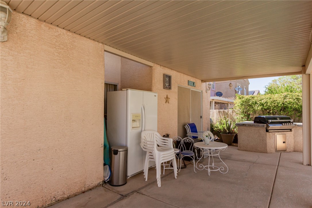 1220 Diamond Valley Street