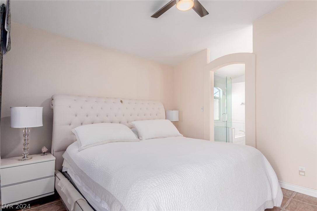 1220 Diamond Valley Street