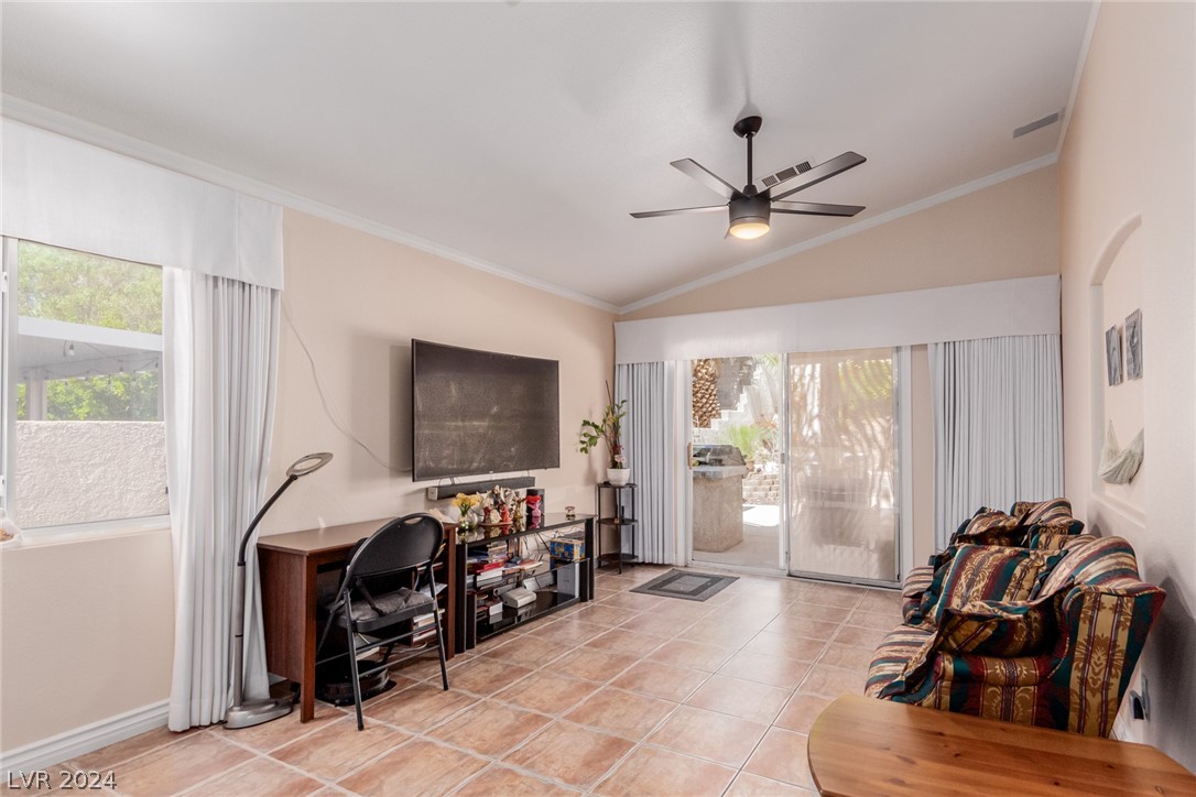 1220 Diamond Valley Street