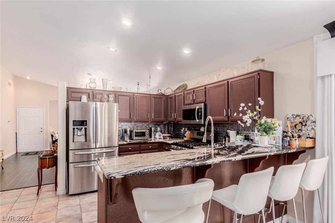 1220 Diamond Valley Street