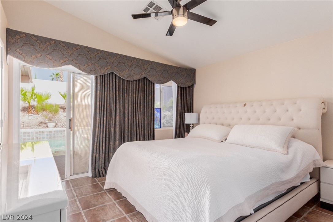 1220 Diamond Valley Street