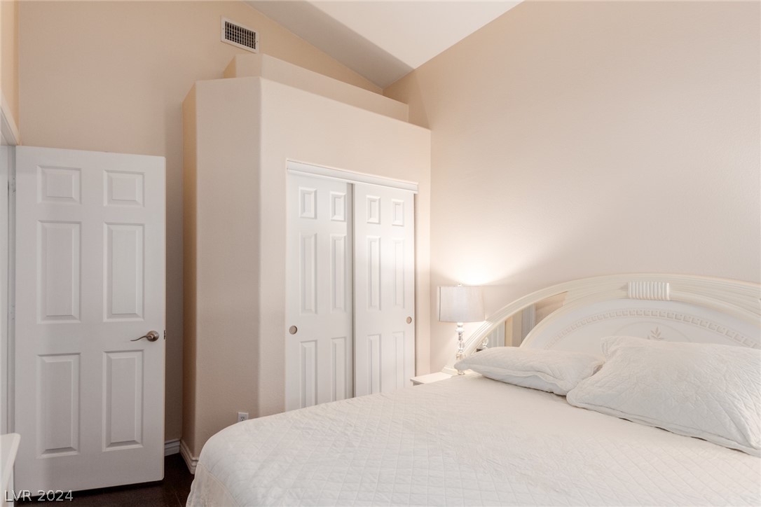 1220 Diamond Valley Street