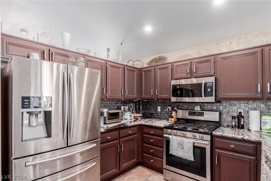 1220 Diamond Valley Street