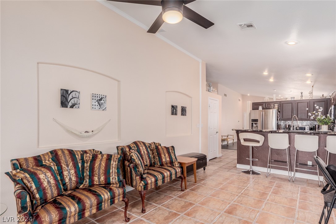 1220 Diamond Valley Street