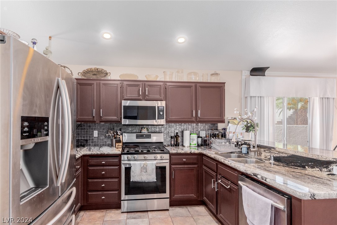 1220 Diamond Valley Street