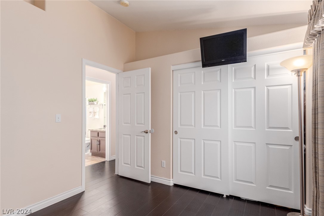 1220 Diamond Valley Street