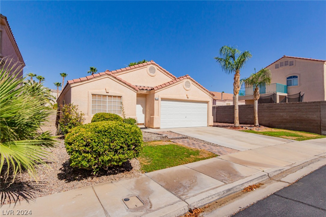 1220 Diamond Valley Street