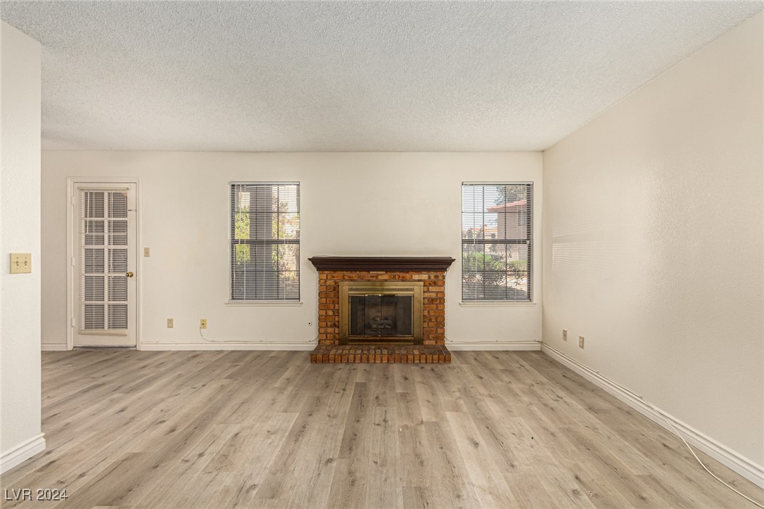 5576 West Rochelle Avenue 33A