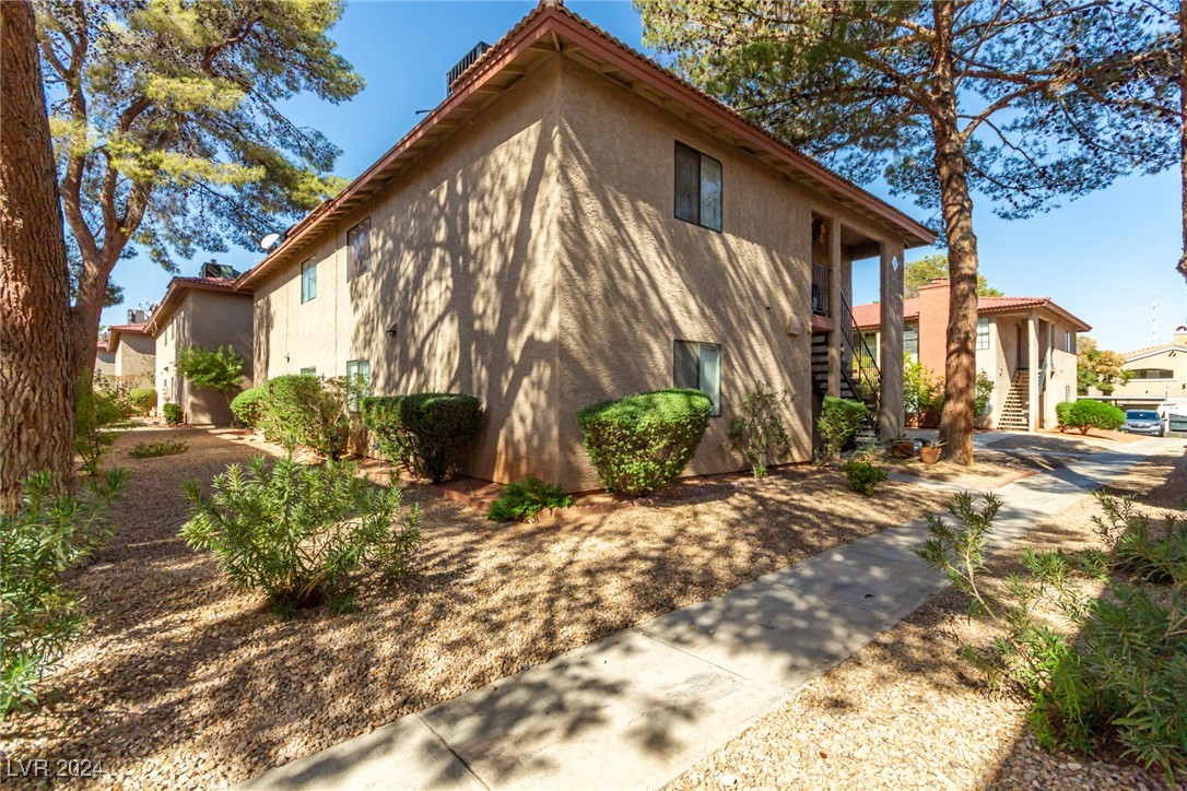 5576 West Rochelle Avenue 33A