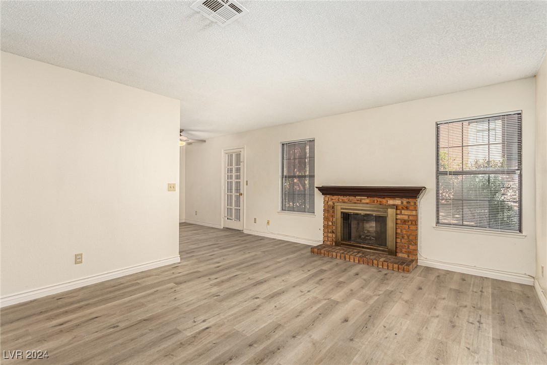 5576 West Rochelle Avenue 33A