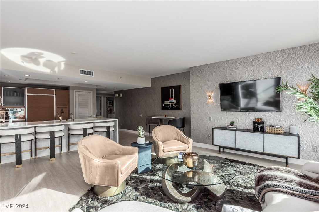 222 Karen Avenue 401