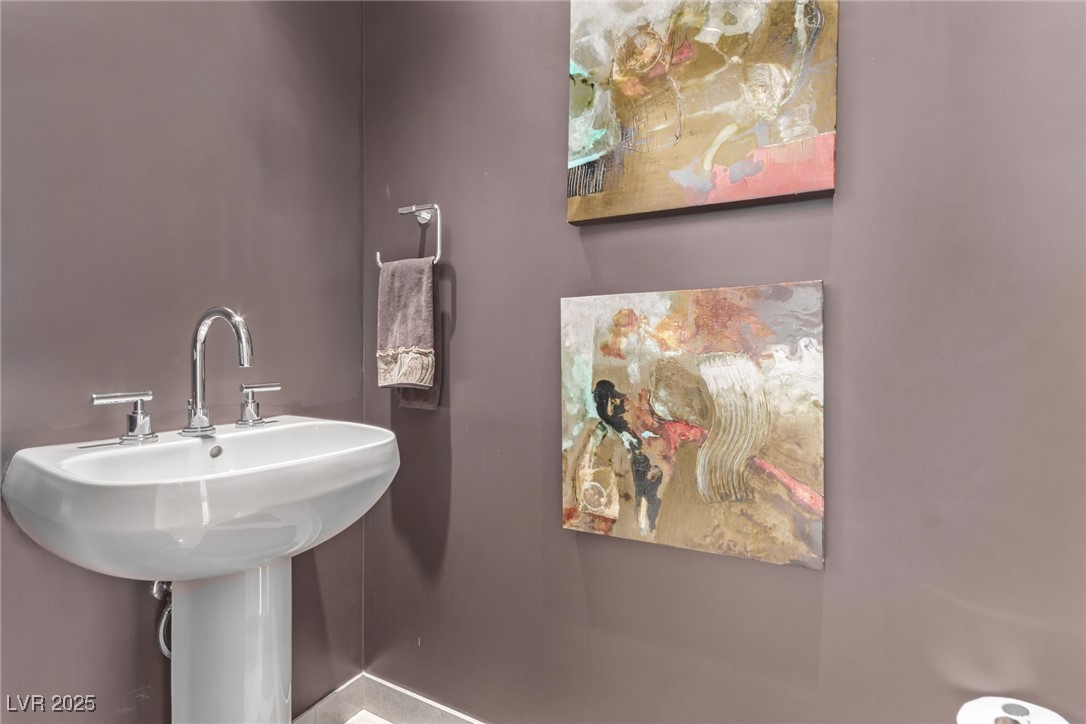 322 Karen Avenue 3808/3804