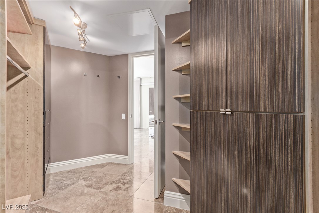 322 Karen Avenue 3808/3804