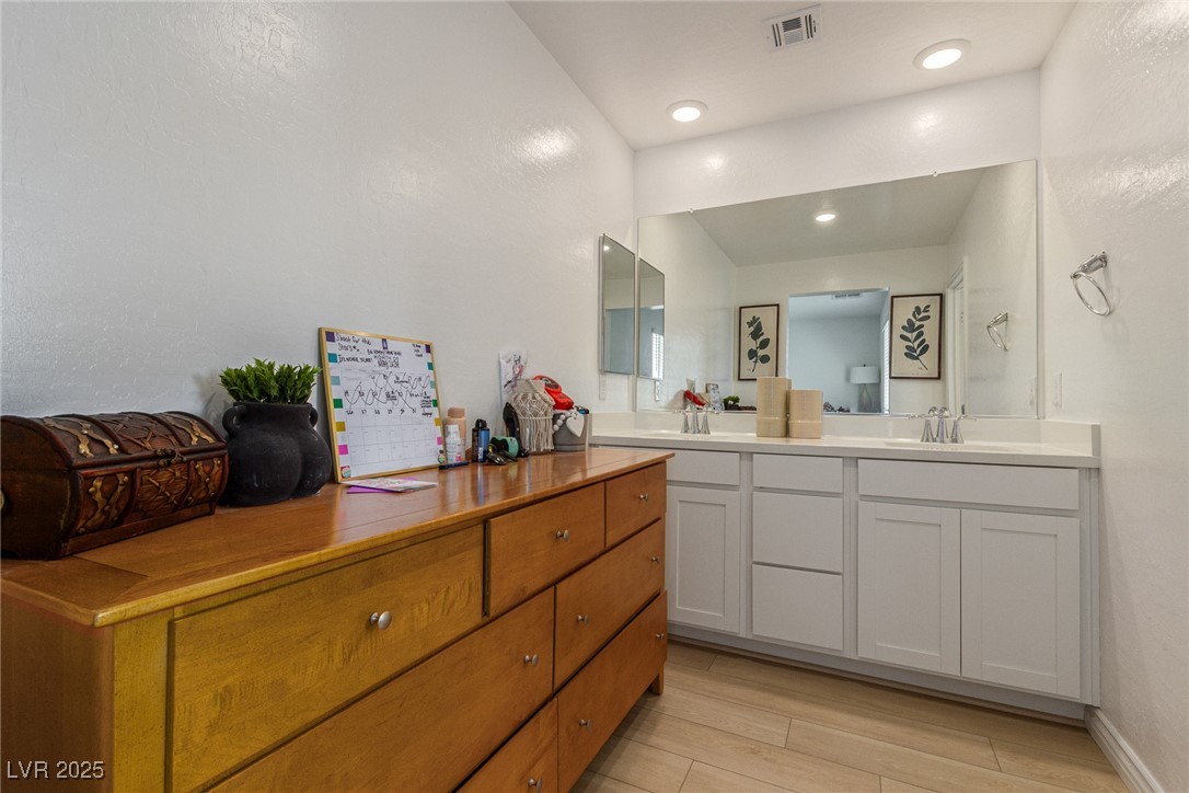 6208 Rathbone Street