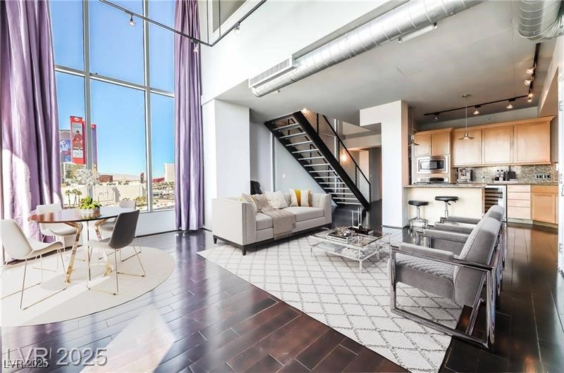 360 East Desert Inn Road 807