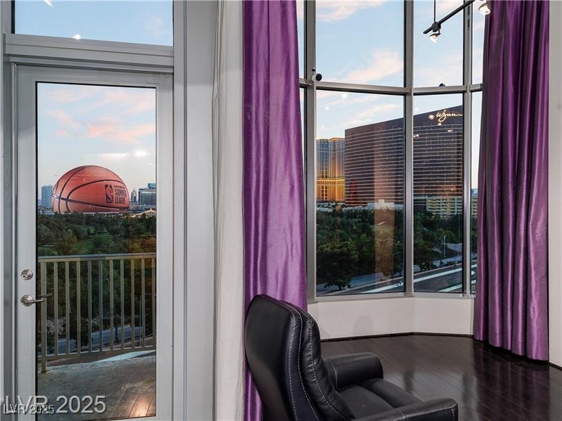 360 East Desert Inn Road 807