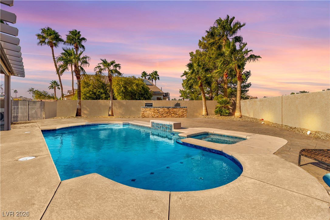 264 Pointe Ranier Avenue