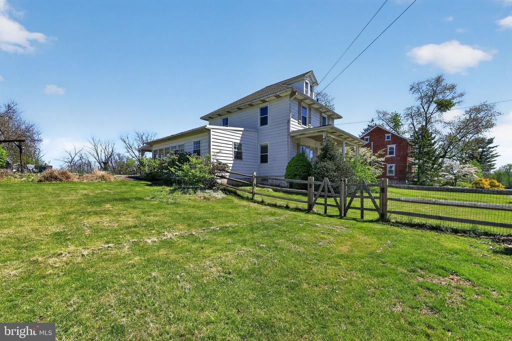 5741 BOYERTOWN PIKE