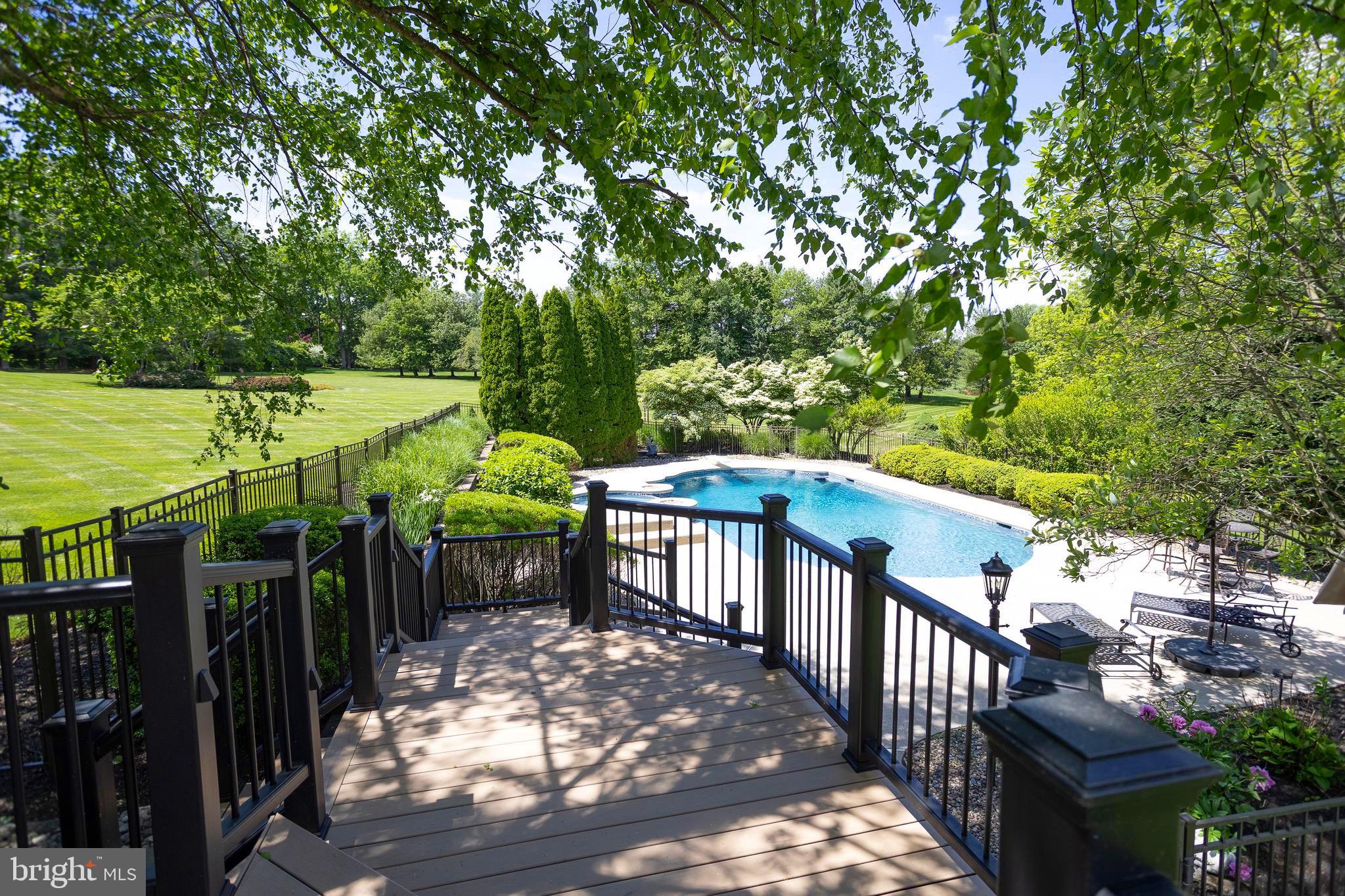 9 GREENBRIAR CIRCLE