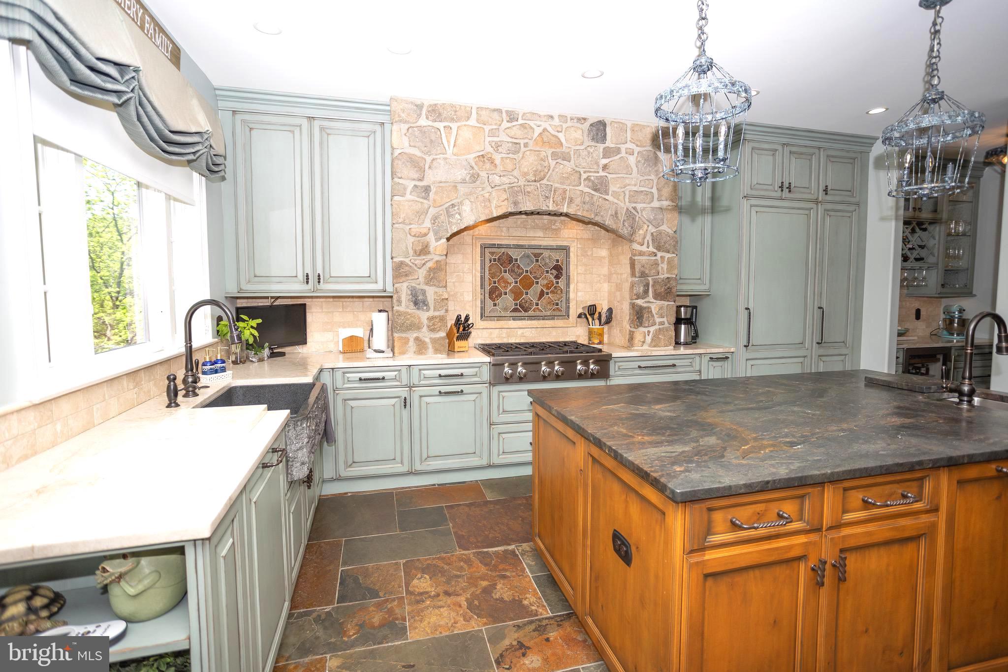 9 GREENBRIAR CIRCLE