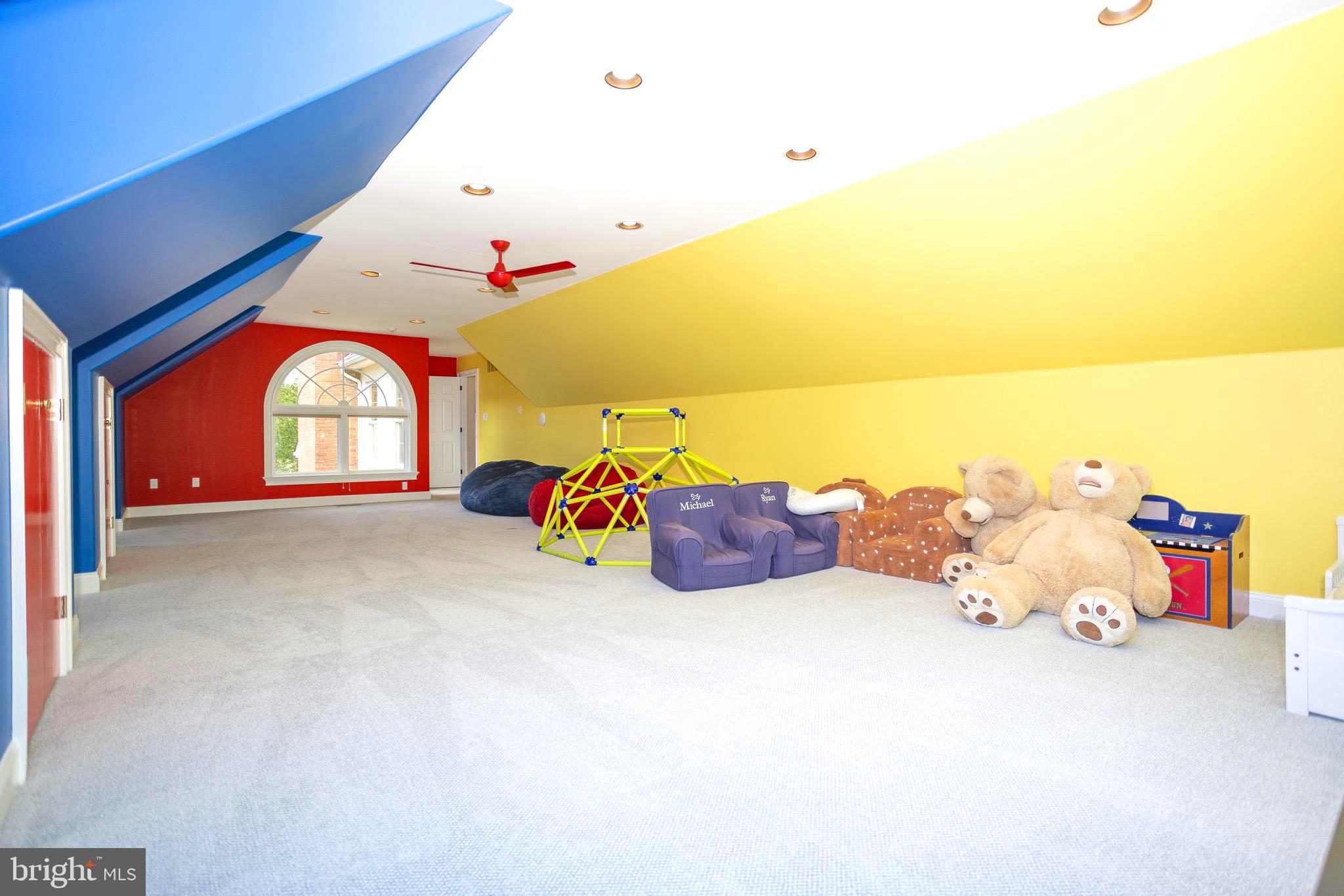 9 GREENBRIAR CIRCLE