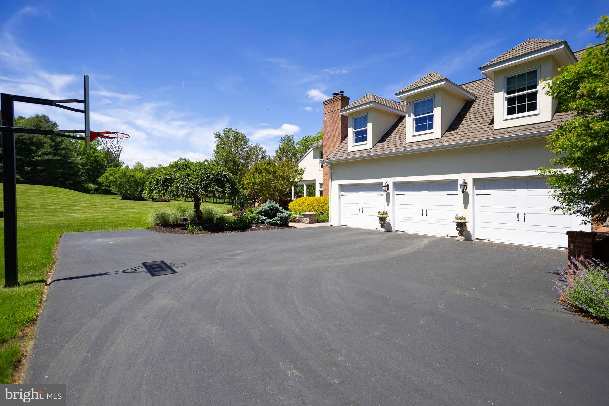 9 GREENBRIAR CIRCLE